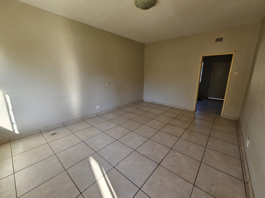 To Let 2 Bedroom Property for Rent in Adamayview North West